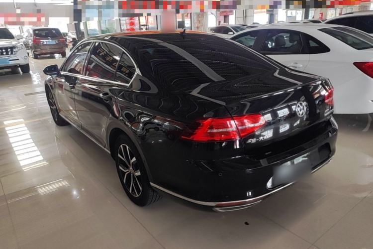 Used Volkswagen Magotan 2017 330TSI DSG Luxury Model Rear Left 45 Deg