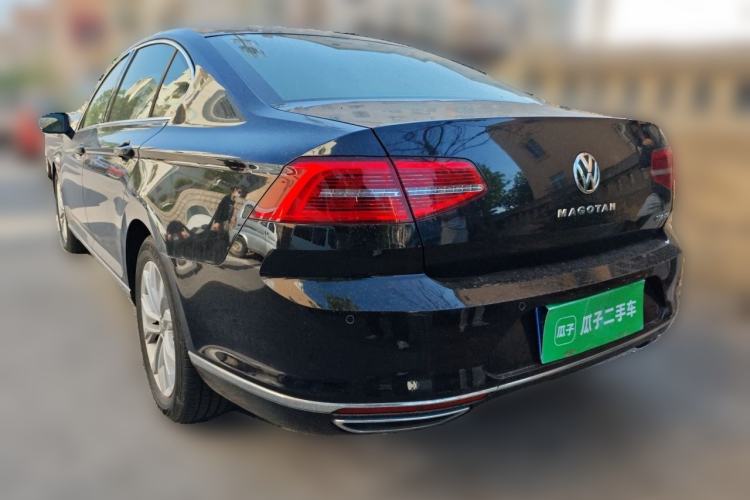Used Volkswagen Magotan 2017 330TSI DSG Luxury Model Rear Left 45 Deg