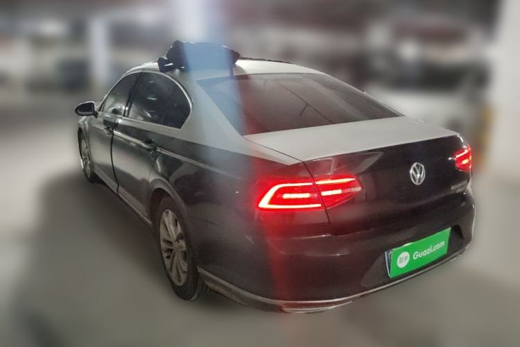 Used Volkswagen Magotan 2017 330TSI DSG Luxury Model Rear Left 45 Deg