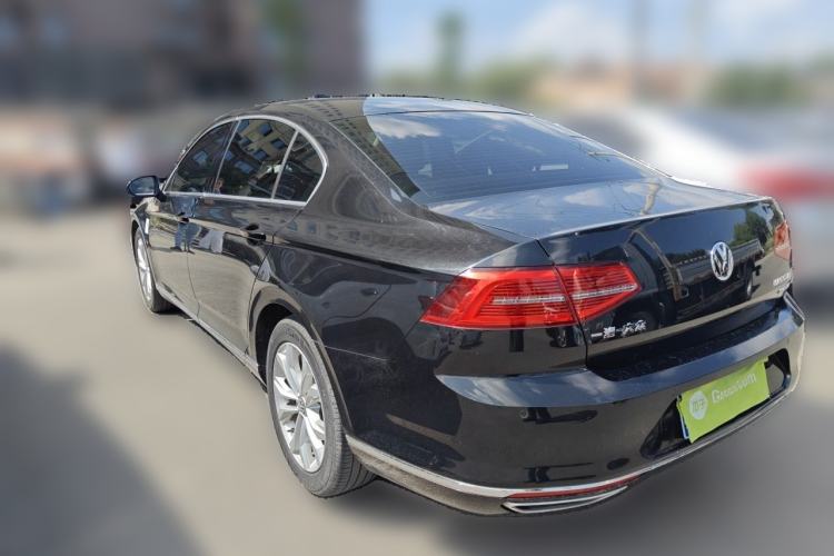 Used Volkswagen Magotan 2017 330TSI DSG Luxury Model Rear Left 45 Deg