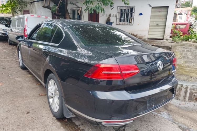 Used Volkswagen Magotan 2017 330TSI DSG Luxury Model Rear Left 45 Deg