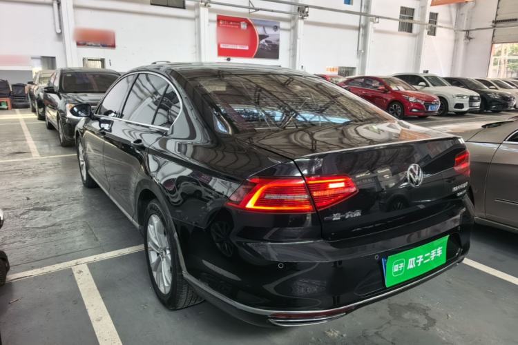 Used Volkswagen Magotan 2017 330TSI DSG Luxury Model Rear Left 45 Deg
