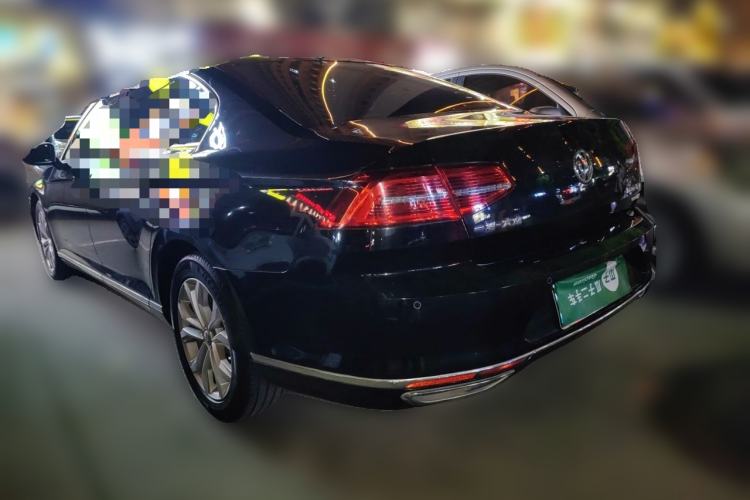 Used Volkswagen Magotan 2017 330TSI DSG Luxury Model Rear Left 45 Deg