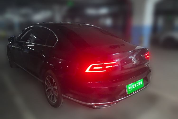 Used Volkswagen Magotan 2017 330TSI DSG Luxury Model Rear Left 45 Deg