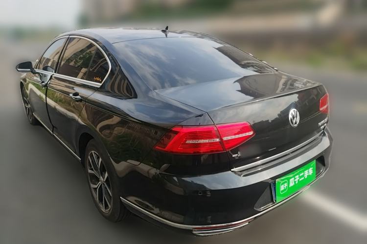 Used Volkswagen Magotan 2017 330TSI DSG Luxury Model Rear Left 45 Deg