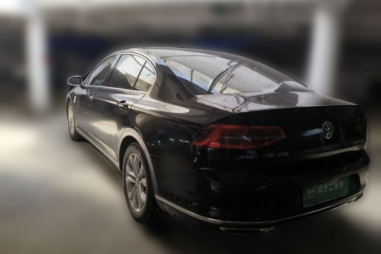 Used Volkswagen Magotan 2017 380TSI DSG Luxury Model Rear Left 45 Deg