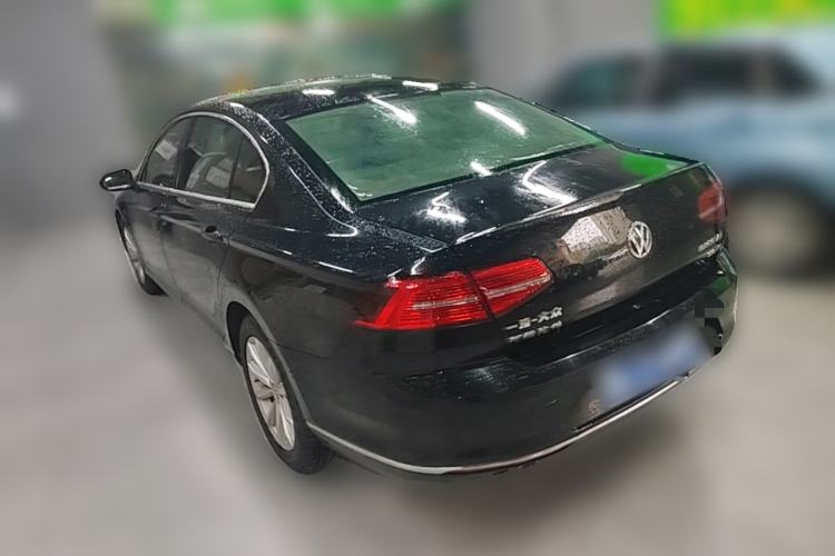 Used Volkswagen Magotan 2017 330TSI DSG Luxury Model Rear Left 45 Deg