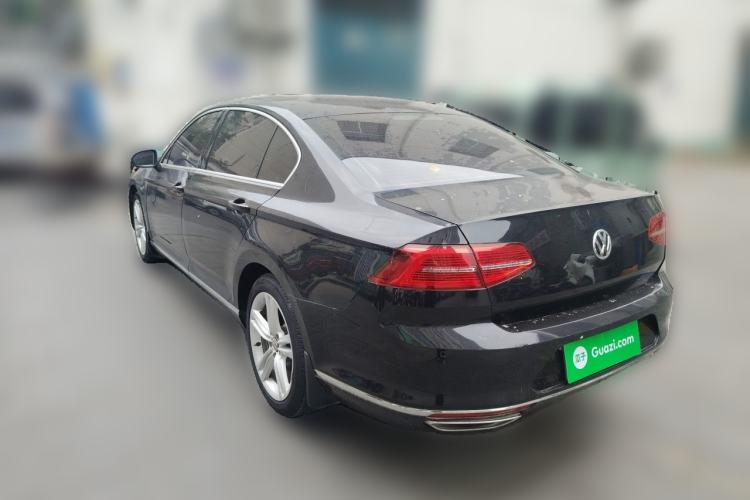 Used Volkswagen Magotan 2017 380TSI DSG Luxury Model Rear Left 45 Deg