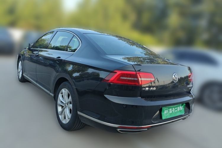 Used Volkswagen Magotan 2017 330TSI DSG Luxury Model Rear Left 45 Deg