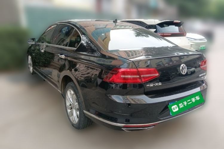 Used Volkswagen Magotan 2017 380TSI DSG Luxury Model Rear Left 45 Deg