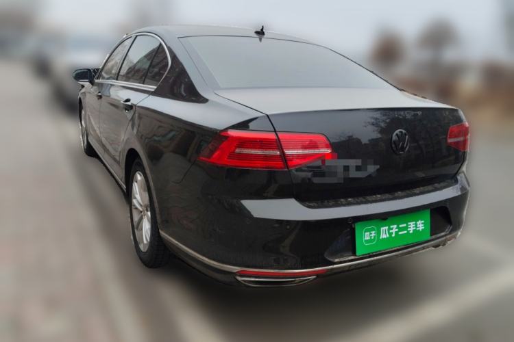Used Volkswagen Magotan 2017 380TSI DSG Luxury Model Rear Left 45 Deg