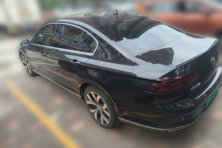 Used Volkswagen Magotan 2017 330TSI DSG Luxury Model Rear Left 45 Deg