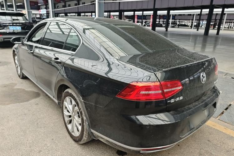 Used Volkswagen Magotan 2017 330TSI DSG Luxury Model Rear Left 45 Deg