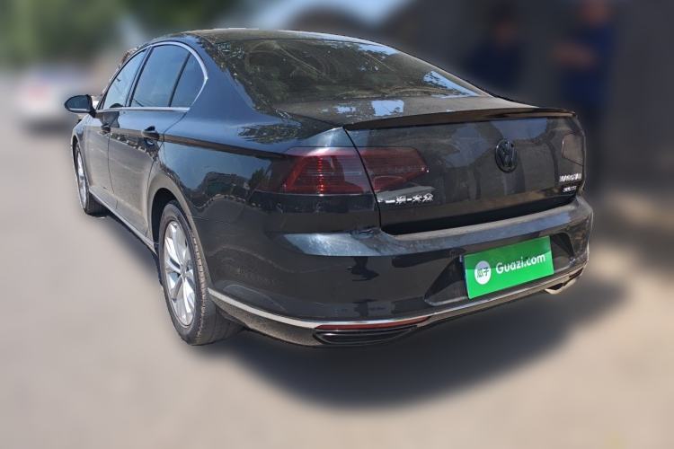 Used Volkswagen Magotan 2017 330TSI DSG Luxury Model Rear Left 45 Deg