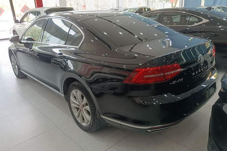 Used Volkswagen Magotan 2017 330TSI DSG Luxury Model Rear Left 45 Deg