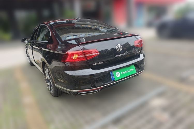 Used Volkswagen Magotan 2017 330TSI DSG Luxury Model Rear Left 45 Deg