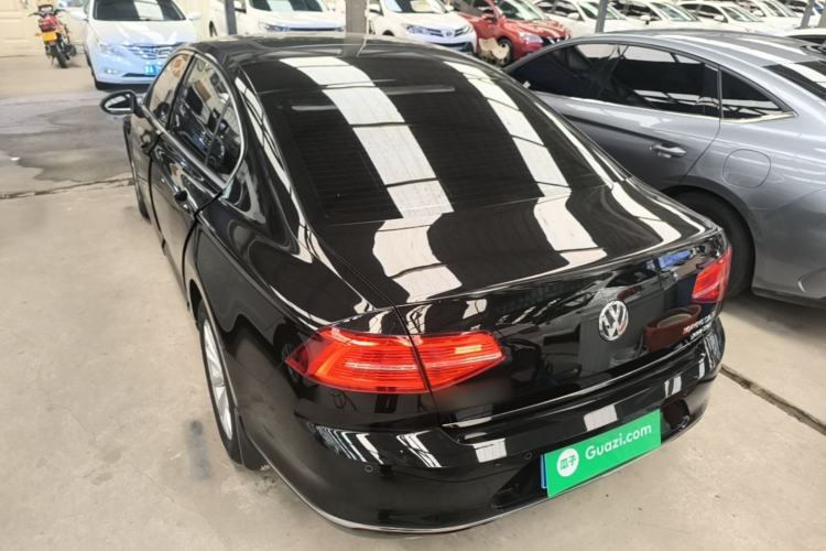 Used Volkswagen Magotan 2017 330TSI DSG Leading Model Rear Left 45 Deg