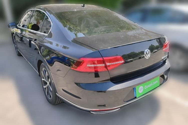 Used Volkswagen Magotan 2017 330TSI DSG Luxury Model Rear Left 45 Deg