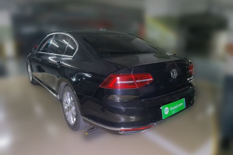 Used Volkswagen Magotan 2017 330TSI DSG Luxury Model Rear Left 45 Deg