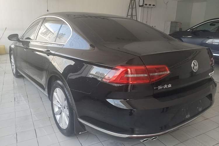Used Volkswagen Magotan 2017 330TSI DSG Leading Model Rear Left 45 Deg