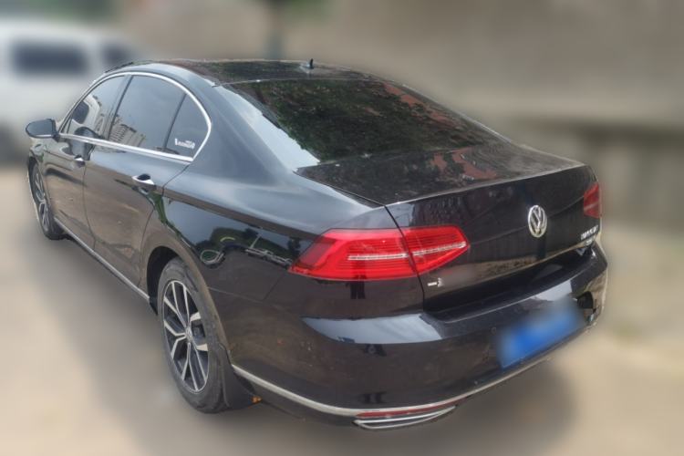 Used Volkswagen Magotan 2017 330TSI DSG Luxury Model Rear Left 45 Deg