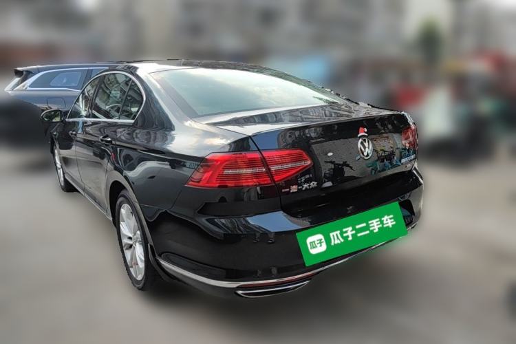 Used Volkswagen Magotan 2017 380TSI DSG Luxury Model Rear Left 45 Deg