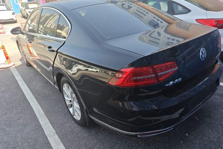 Used Volkswagen Magotan 2017 330TSI DSG Luxury Model Rear Left 45 Deg