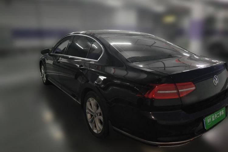Used Volkswagen Magotan 2017 330TSI DSG Luxury Model Rear Left 45 Deg