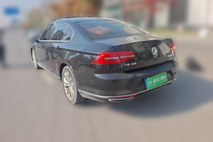 Used Volkswagen Magotan 2017 380TSI DSG Luxury Model Rear Left 45 Deg