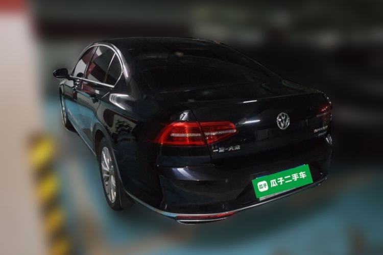 Used Volkswagen Magotan 2017 330TSI DSG Luxury Model Rear Left 45 Deg