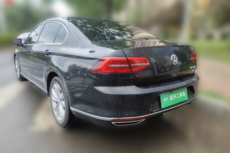 Used Volkswagen Magotan 2017 330TSI DSG Luxury Model Rear Left 45 Deg