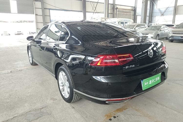 Used Volkswagen Magotan 2017 330TSI DSG Luxury Model Rear Left 45 Deg