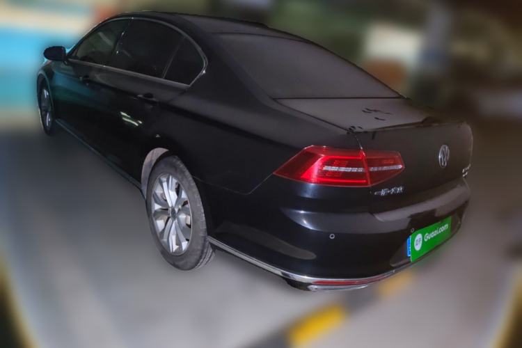 Used Volkswagen Magotan 2017 330TSI DSG Luxury Model Rear Left 45 Deg