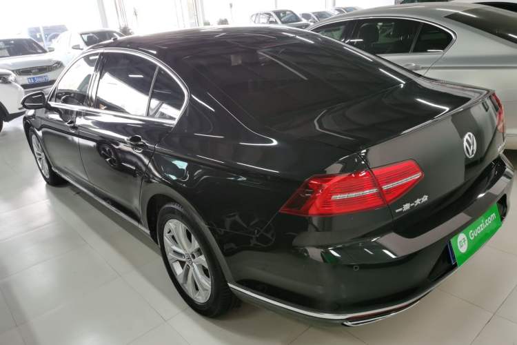 Used Volkswagen Magotan 2017 330TSI DSG Luxury Model Rear Left 45 Deg