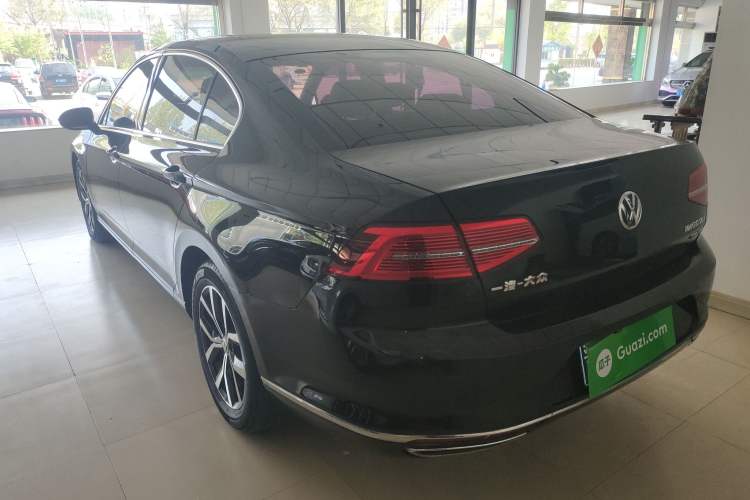 Used Volkswagen Magotan 2017 330TSI DSG Luxury Model Rear Left 45 Deg