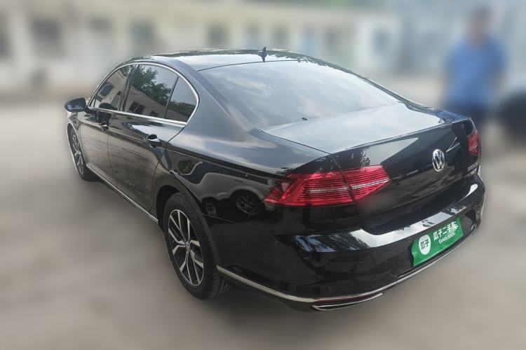 Used Volkswagen Magotan 2017 330TSI DSG Luxury Model Rear Left 45 Deg