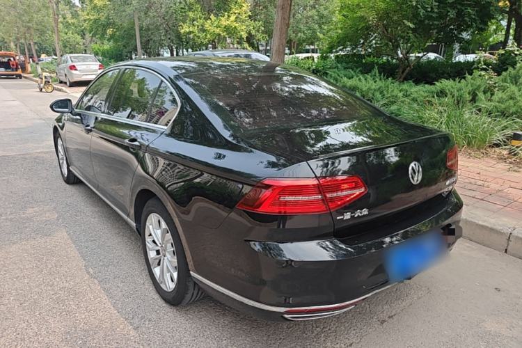 Used Volkswagen Magotan 2017 330TSI DSG Luxury Model Rear Left 45 Deg