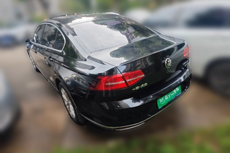 Used Volkswagen Magotan 2017 330TSI DSG Luxury Model Rear Left 45 Deg
