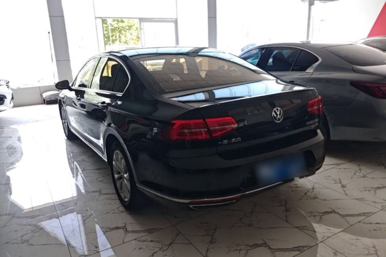 Used Volkswagen Magotan 2017 330TSI DSG Luxury Model Rear Left 45 Deg