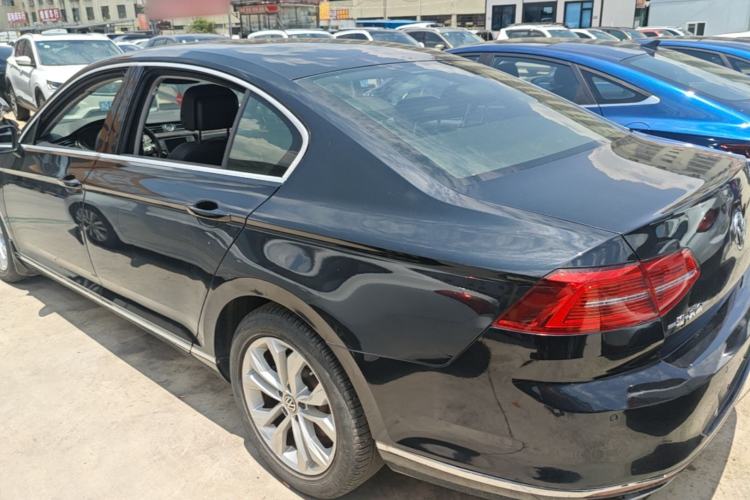 Used Volkswagen Magotan 2017 380TSI DSG Luxury Model Rear Left 45 Deg