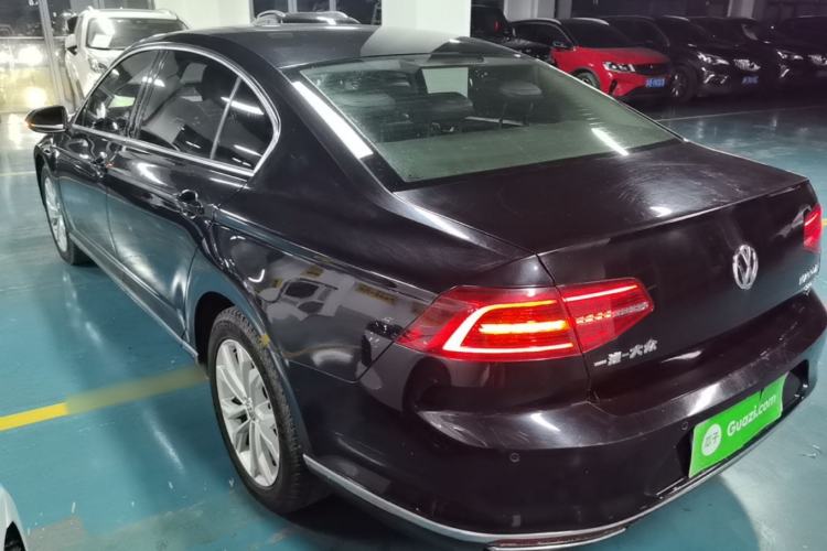 Used Volkswagen Magotan 2017 330TSI DSG Luxury Model Rear Left 45 Deg