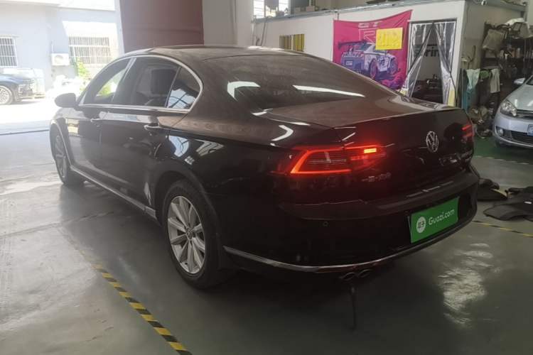 Used Volkswagen Magotan 2017 330TSI DSG Leading Model Rear Left 45 Deg
