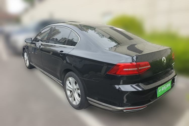Used Volkswagen Magotan 2017 330TSI DSG Luxury Model Rear Left 45 Deg