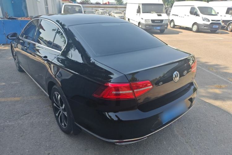 Used Volkswagen Magotan 2017 330TSI DSG Luxury Model Rear Left 45 Deg