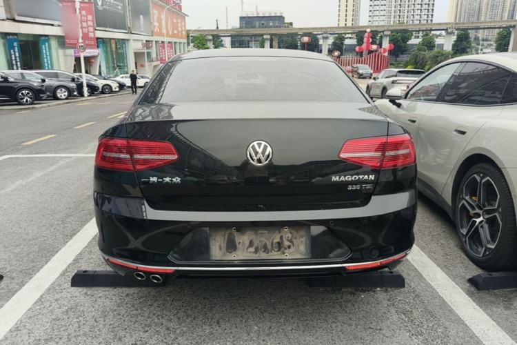 Used Volkswagen Magotan 2017 330TSI DSG Leading Model Rear
