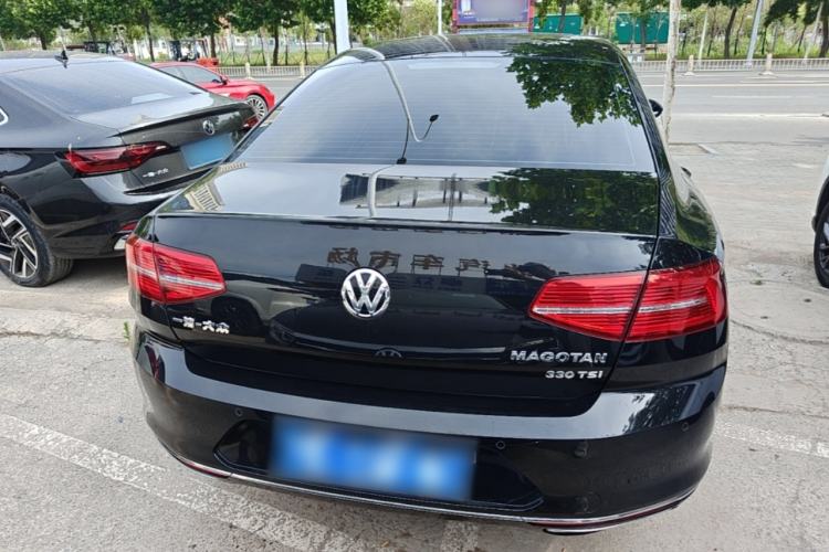 Used Volkswagen Magotan 2017 330TSI DSG Luxury Model Rear