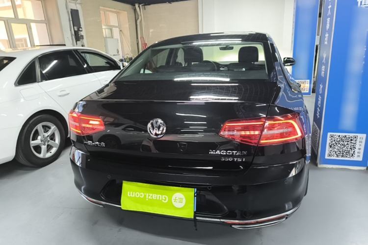 Used Volkswagen Magotan 2017 330TSI DSG Luxury Model Rear