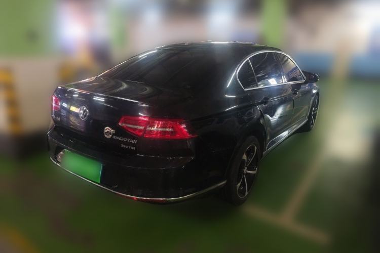 Used Volkswagen Magotan 2017 330TSI DSG Leading Model Rear Right 45 Deg