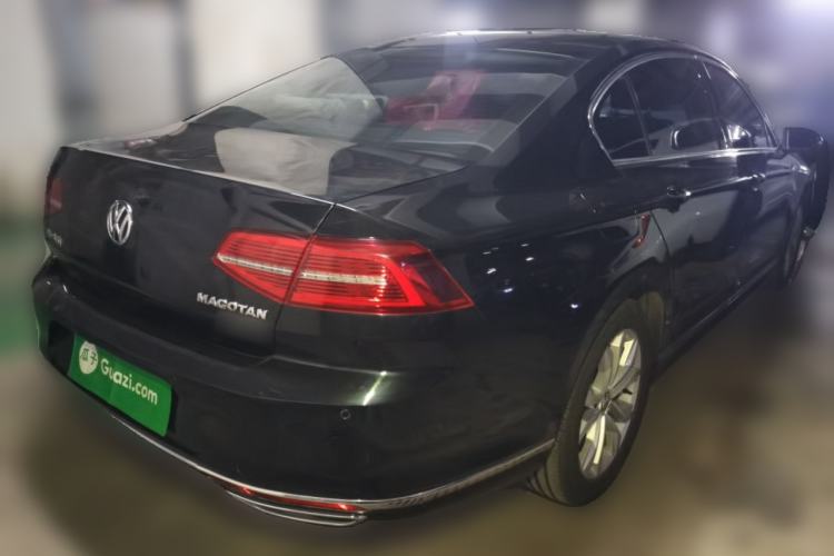 Used Volkswagen Magotan 2017 330TSI DSG Luxury Model Rear Right 45 Deg