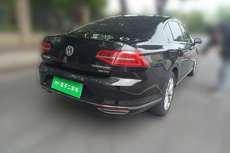 Used Volkswagen Magotan 2017 330TSI DSG Luxury Model Rear Right 45 Deg